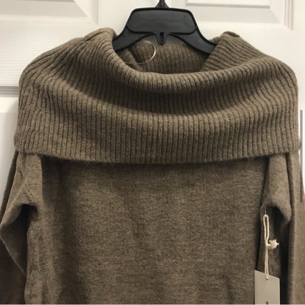 NWOT cowl neck tunic length and cozy